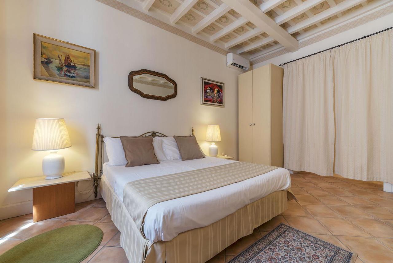 Fontanella Borghese Apartment - Fromhometorome Bagian luar foto