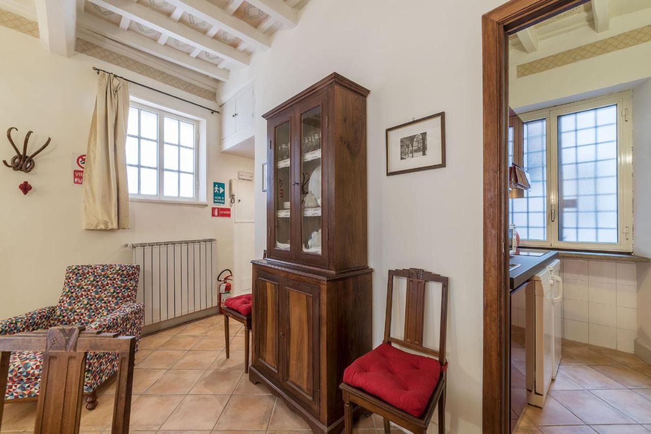 Fontanella Borghese Apartment - Fromhometorome Bagian luar foto